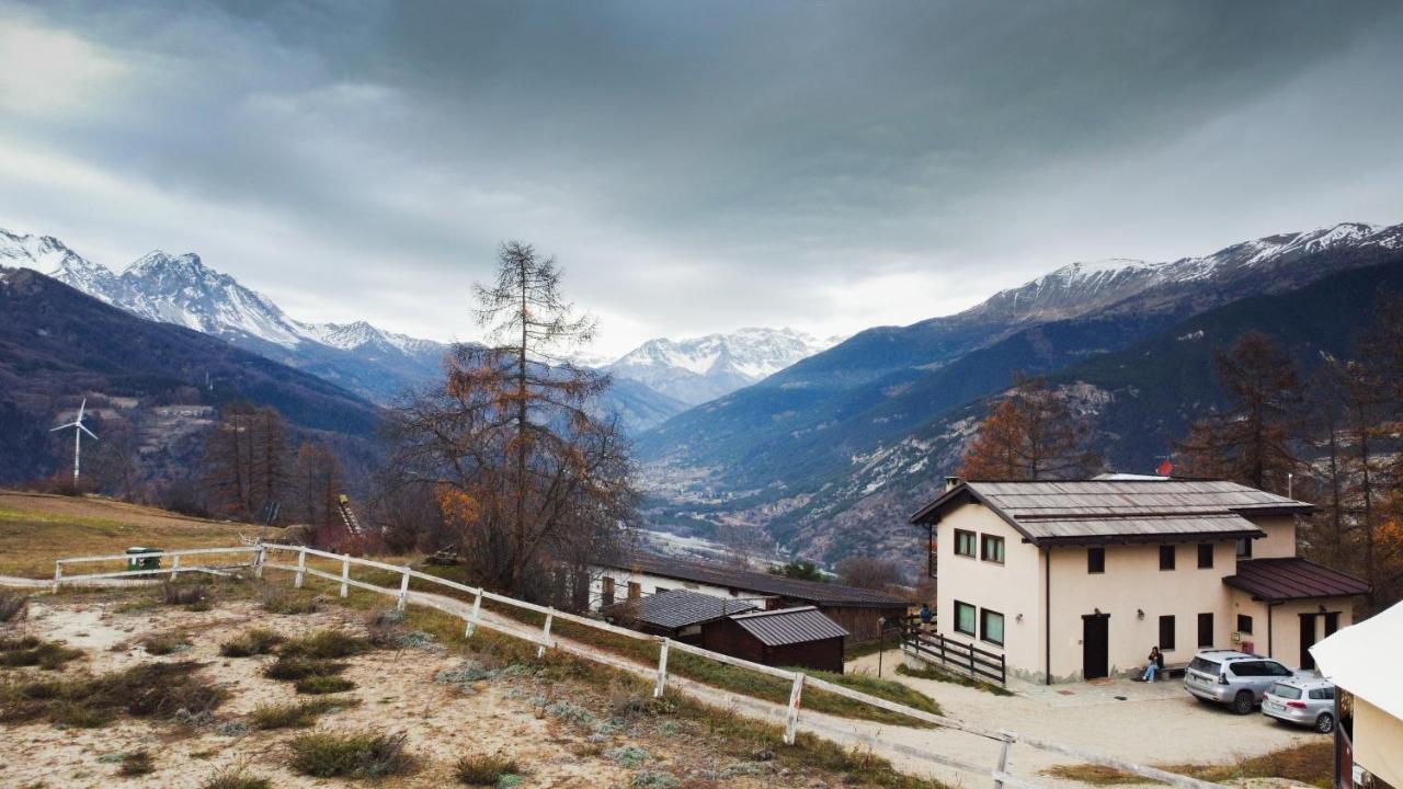 Green Mountain Lodge Oulx エクステリア 写真