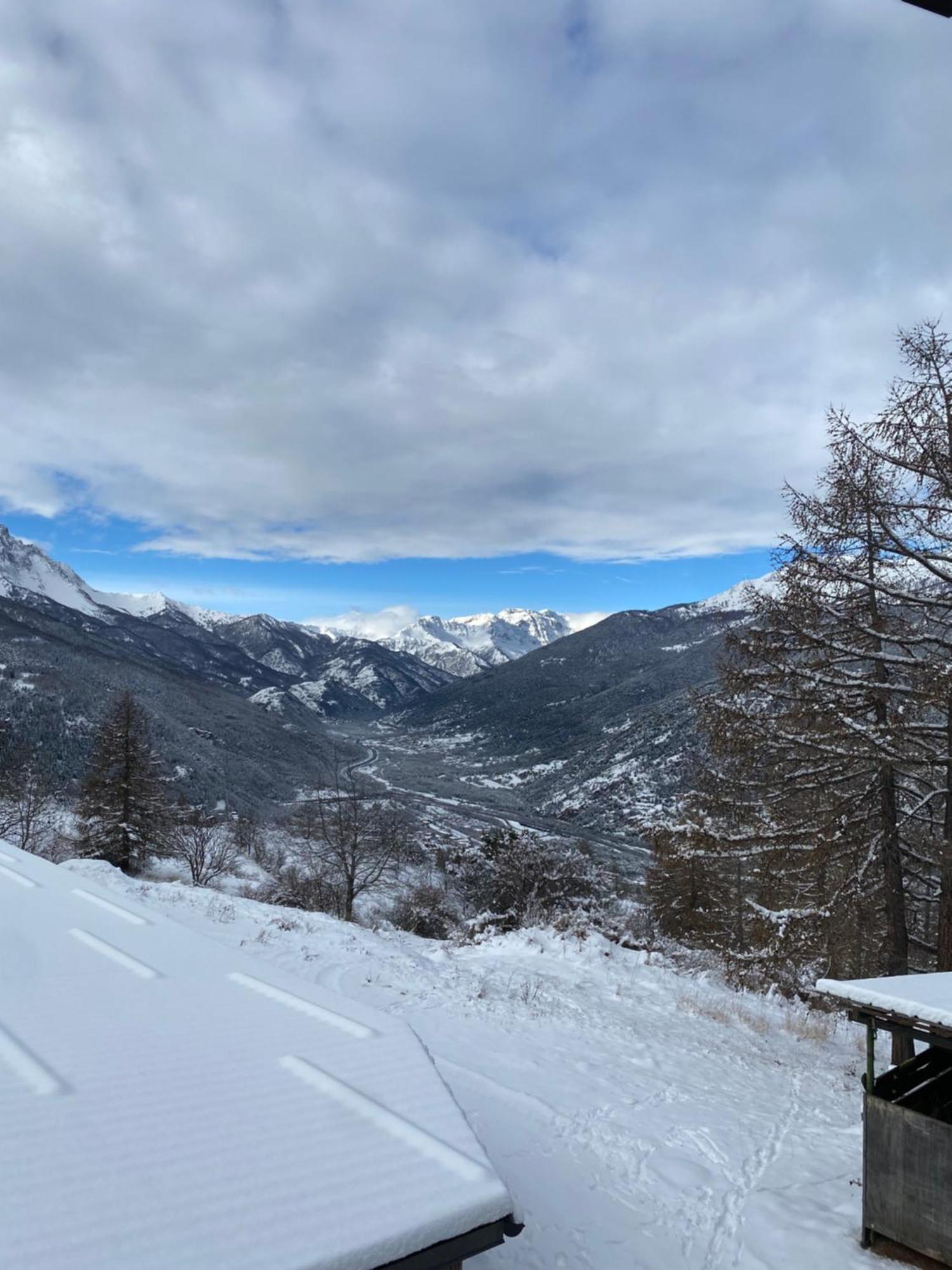 Green Mountain Lodge Oulx エクステリア 写真